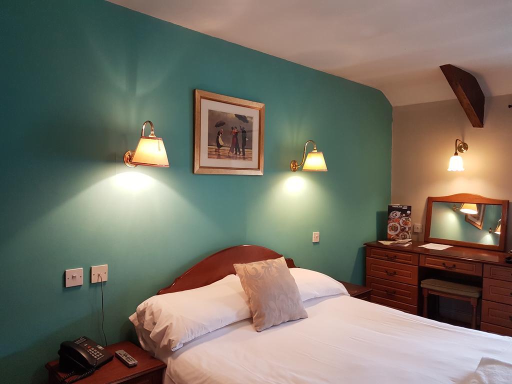The Black Lion Royal Hotel Lampeter Oda fotoğraf